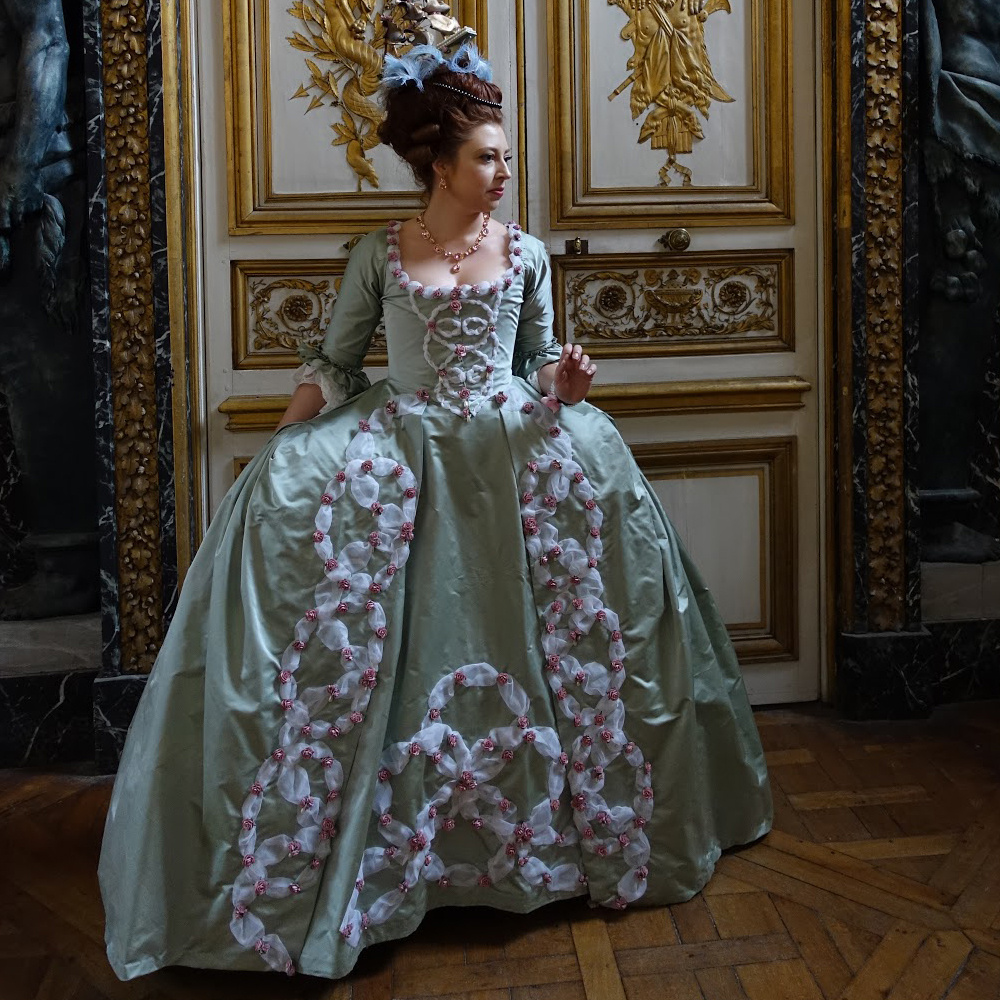 Robe à la française, style roc - Evening Gown avis et prix